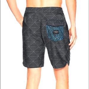 NWT QUIKSILVER MEN’S 19’’ BOARDSHORT SIZE 34